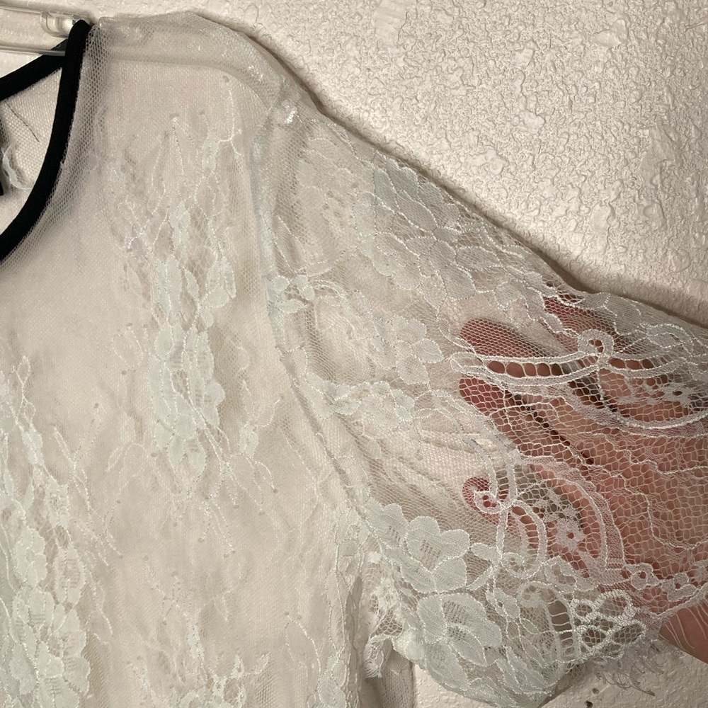 White Lace Top - Picture 3 of 4